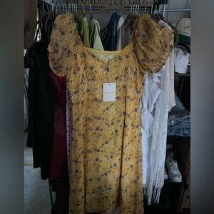 NWT Floral yellow button embellished midi dress 🌼